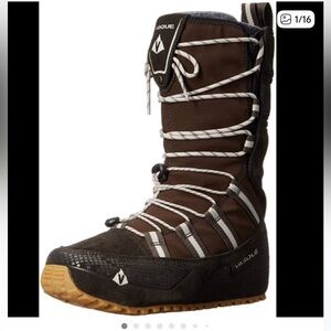 Vasque Black and Brown High-Top Boots